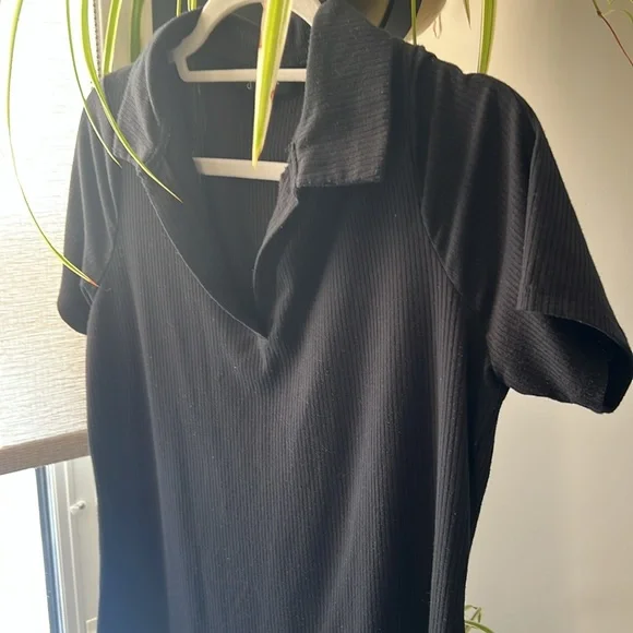 Collared Ribbed Black Dress - Picture 3 of 3